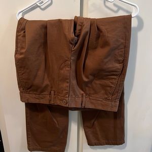 Men’s ultimate slim khakis